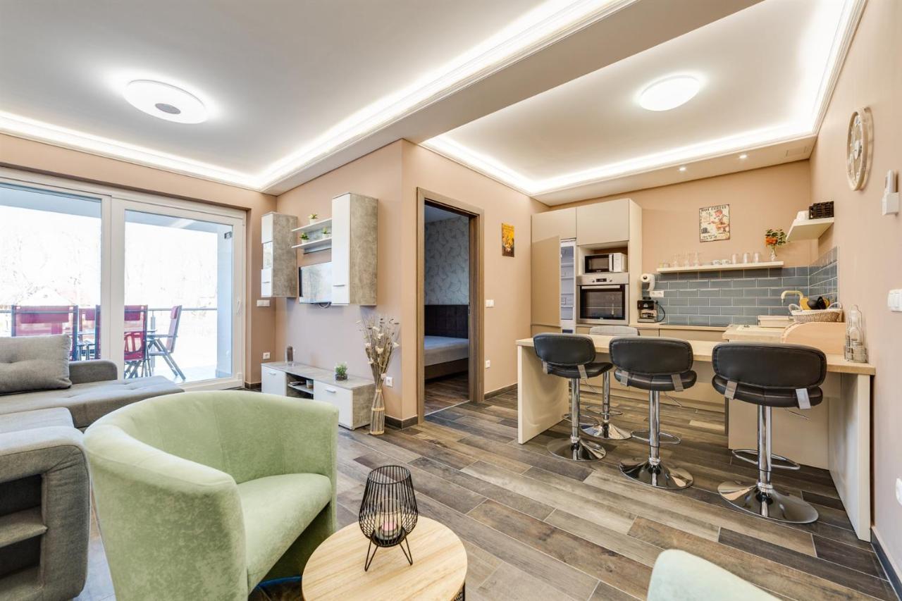 Forest Foeldvar Apartmanok By Bltn Balatonfoldvar Ngoại thất bức ảnh